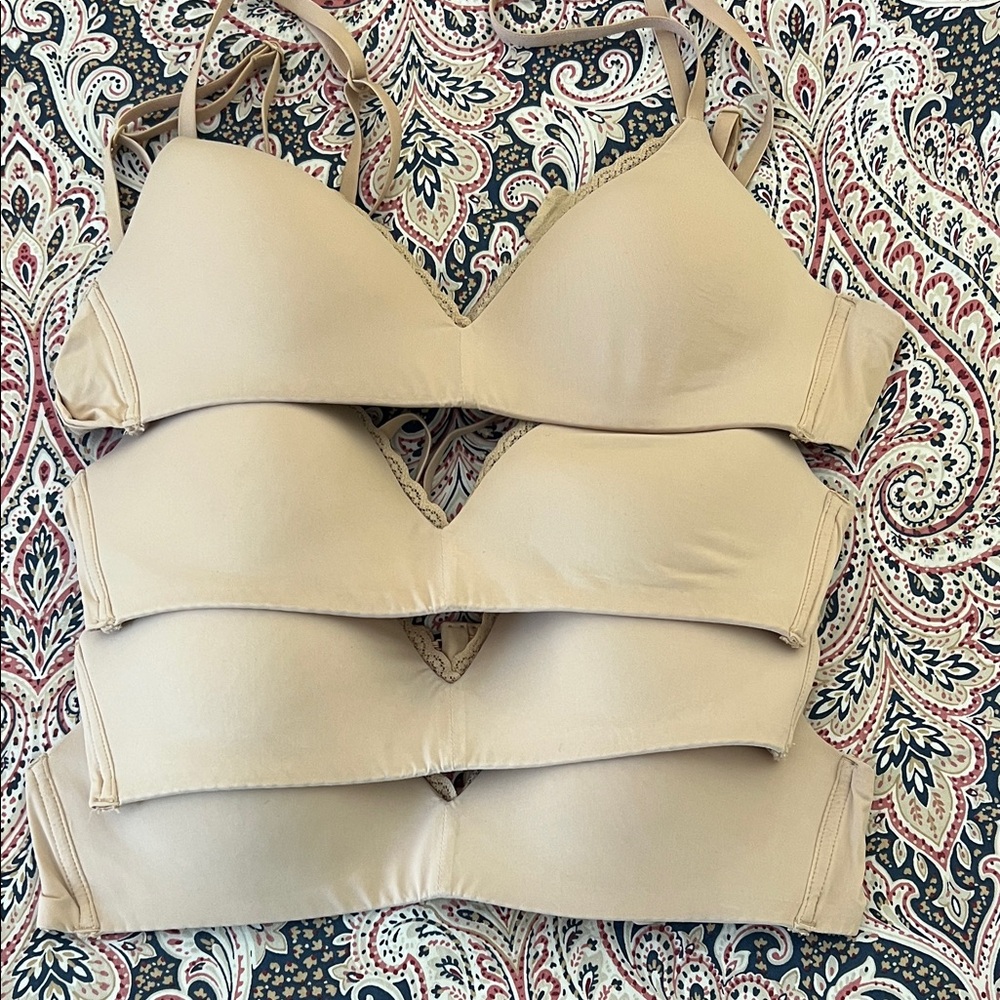 Seamless nude and black bras - Pack of 6